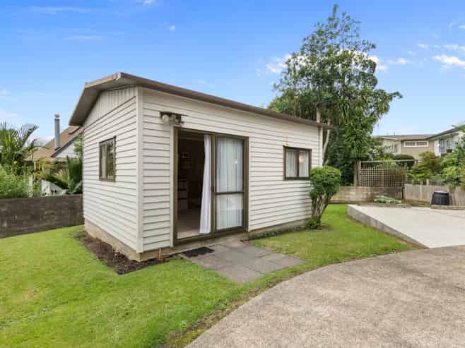 41 Callis Avenue, Papakura