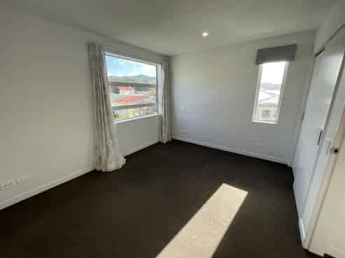 1/24 Princess Terrace, Newtown