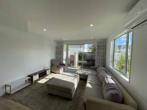 1/24 Princess Terrace, Newtown