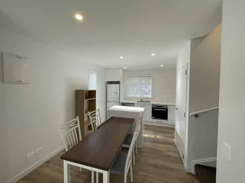 1/24 Princess Terrace, Newtown