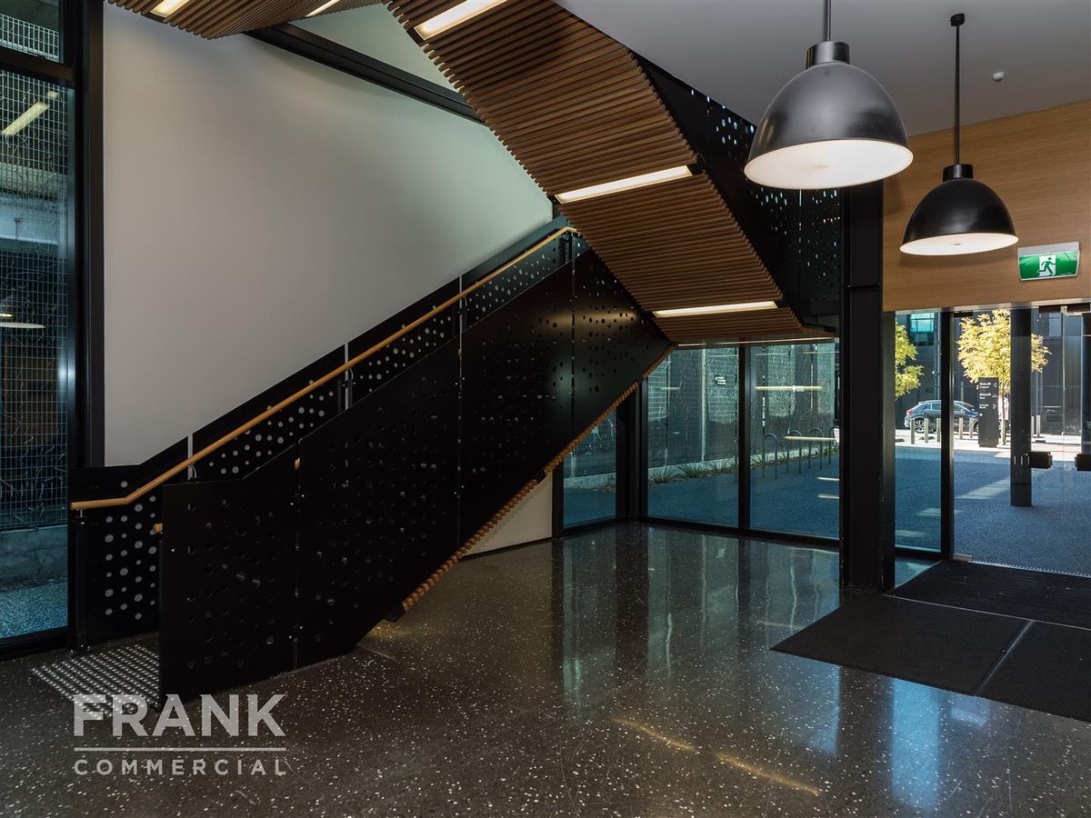 Landmark Office with Existing Fit-Out - Aanzicht 2