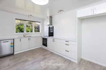 21 Totara Park Road, Clouston Park