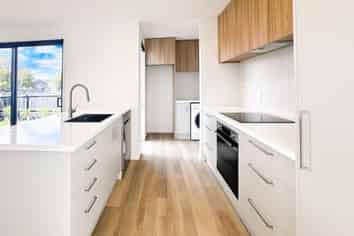 6/10 Surrey Street, Linwood