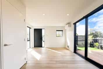 6/10 Surrey Street, Linwood