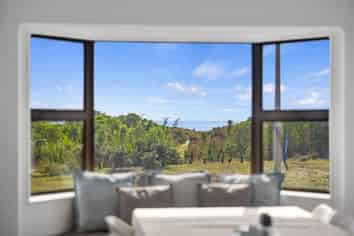 816 Papamoa Beach Road, Papamoa