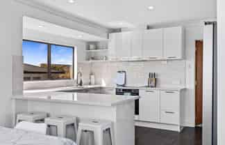 816 Papamoa Beach Road, Papamoa