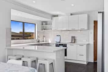 816 Papamoa Beach Road, Papamoa