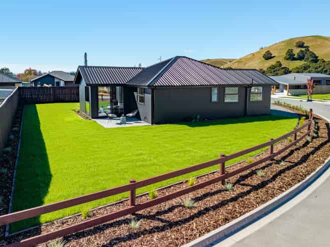 4 Louden Place, Wakefield