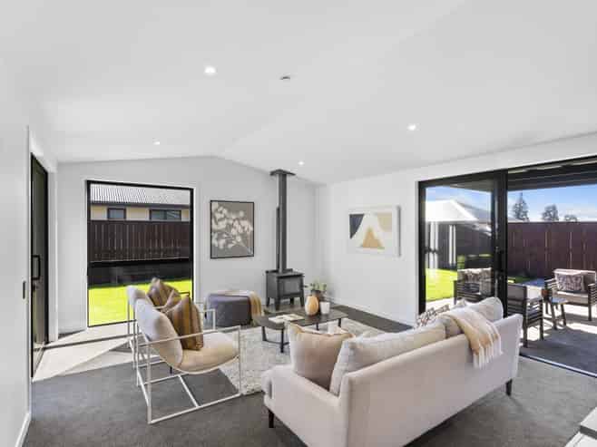 4 Louden Place, Wakefield