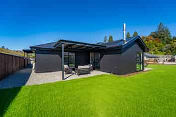 4 Louden Place, Wakefield