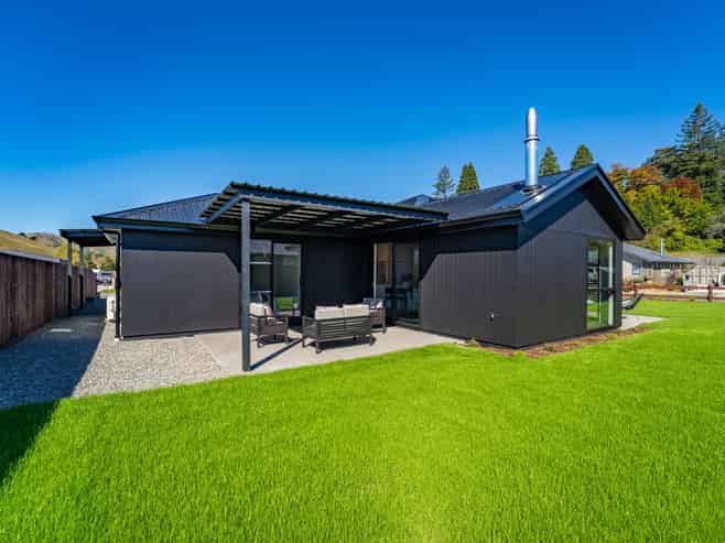 4 Louden Place, Wakefield