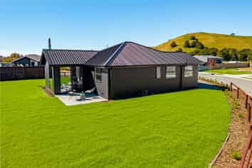 4 Louden Place, Wakefield