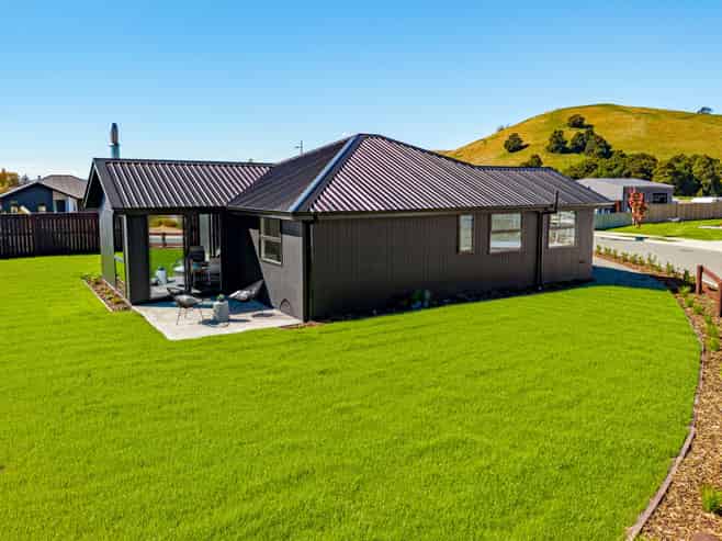 4 Louden Place, Wakefield