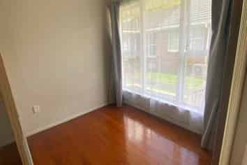 2/2 Bowling Avenue, Epsom