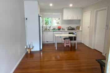 2/2 Bowling Avenue, Epsom