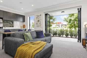 2/7 Uku Lane, Hobsonville