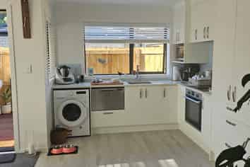 1/21D Forest Glen , Orewa