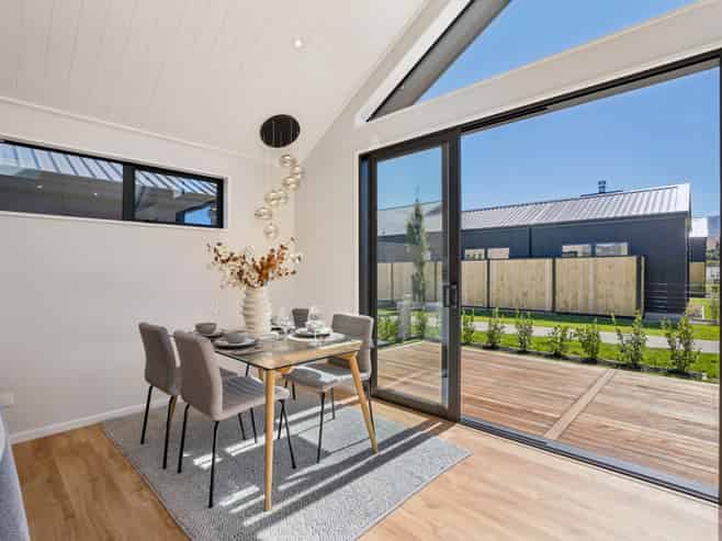 5 Hadley Place, Cromwell