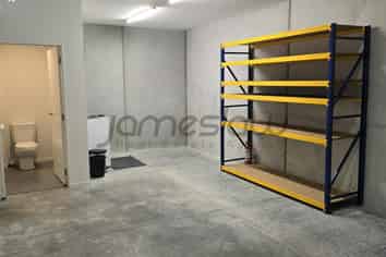 Modern High-Stud Warehouse & Office