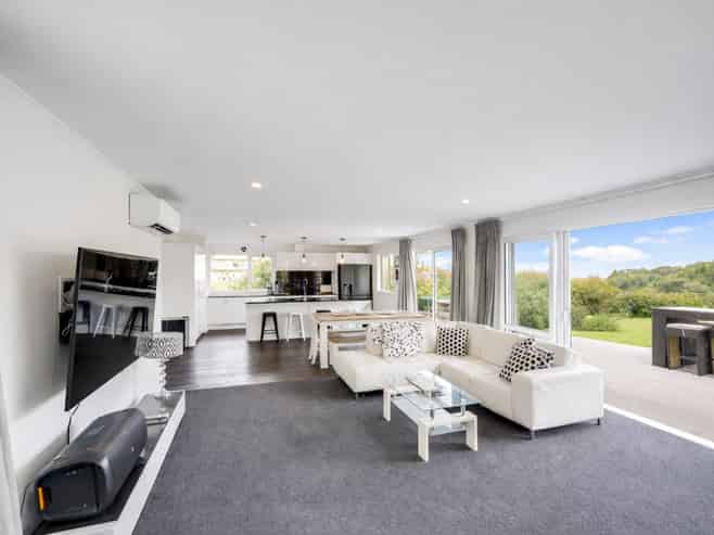 7 Ridgeway Terrace, Taradale