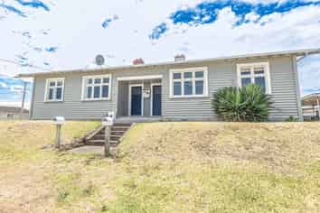 32 Aotea Street, Castlecliff