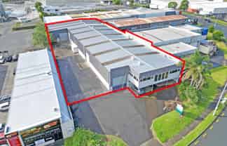 LARGE INDUSTRIAL WITH SECURE YARD
