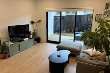 6/33 Roberton Road, Avondale