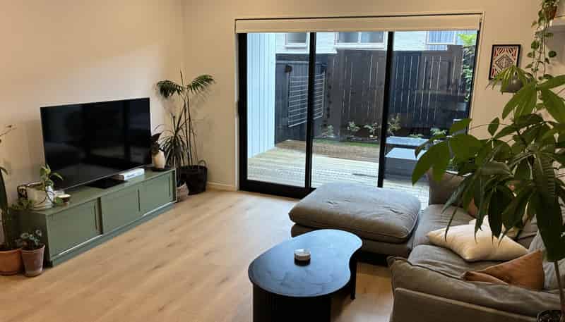 6/33 Roberton Road, Avondale