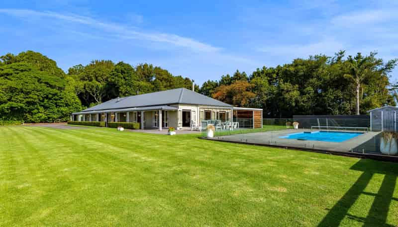 82 Clearview Road, Lepperton