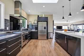 82 Clearview Road, Lepperton