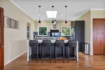 82 Clearview Road, Lepperton