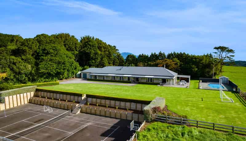 82 Clearview Road, Lepperton