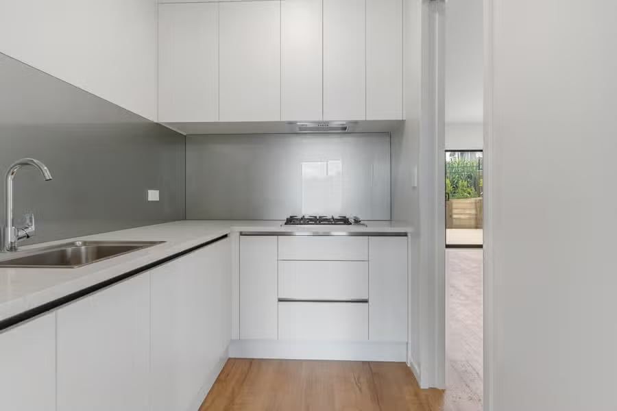 Private 1-Bed Granny Flat + Parking, Papakura - Vista 2
