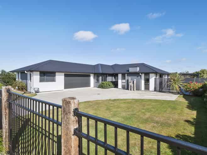 141 Pharazyn Street, Feilding