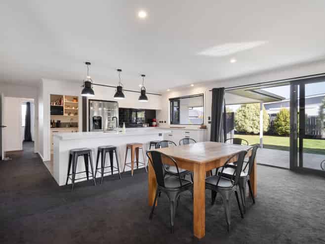 141 Pharazyn Street, Feilding