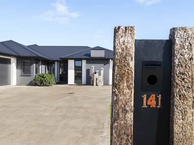 141 Pharazyn Street, Feilding