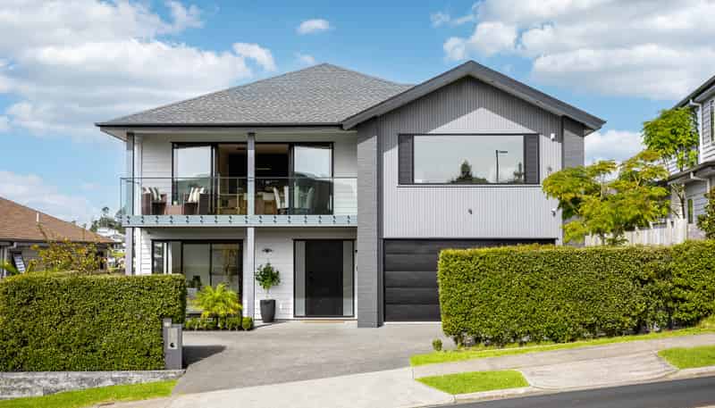32 Grut Greens, Millwater