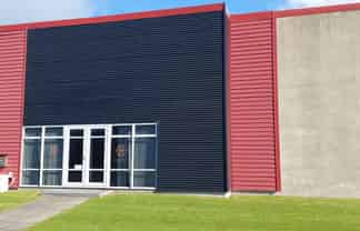 Unbeatable deal - Industrial unit at the Mount