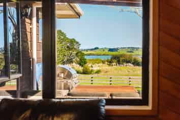 92 Estuary View Road, Waiau Pa