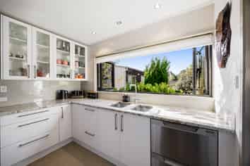 92 Estuary View Road, Waiau Pa