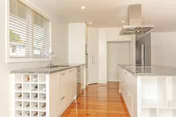 102 Owairaka Avenue, Mount Albert