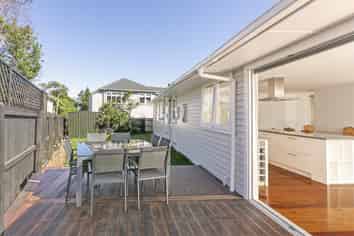 102 Owairaka Avenue, Mount Albert