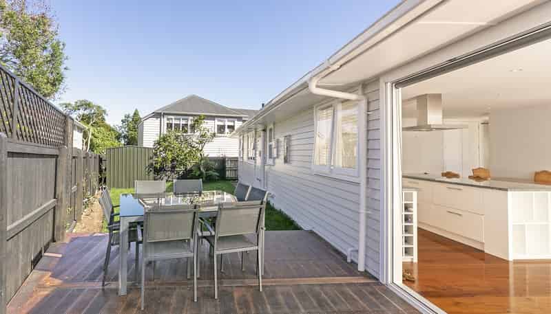 102 Owairaka Avenue, Mount Albert