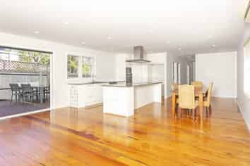 102 Owairaka Avenue, Mount Albert