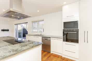 102 Owairaka Avenue, Mount Albert