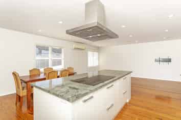 102 Owairaka Avenue, Mount Albert