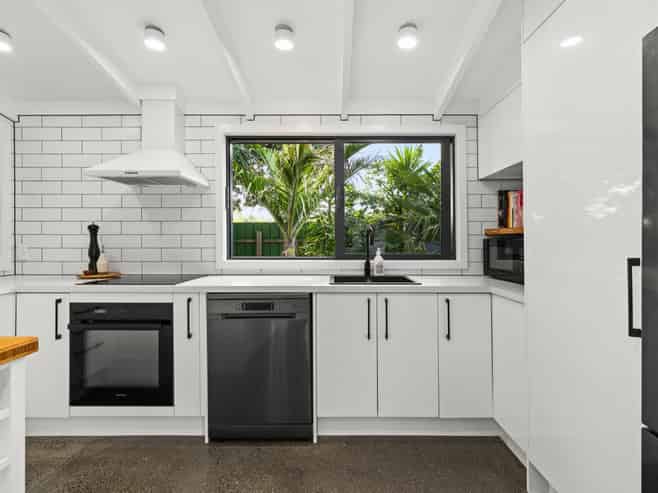 66 Rogers Road, Bay View