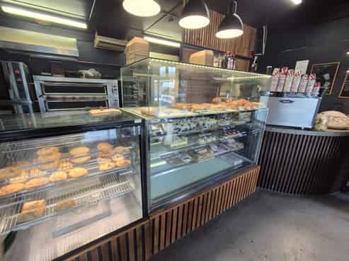 Established Artisan Tenant | Prime Otaki Position
