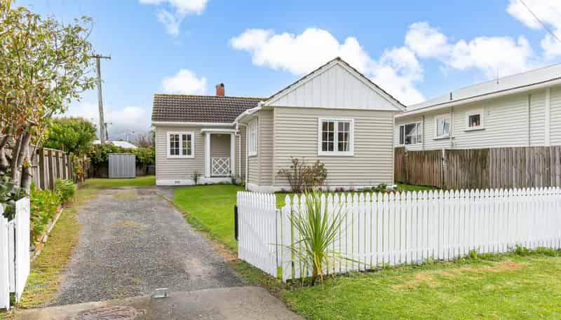 8 Crawford Green, Miramar