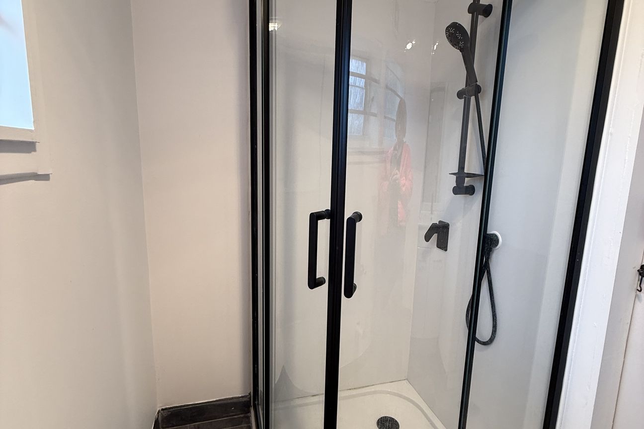 Cosy 1 bedroom downstairs unit - Water Included - Mehr